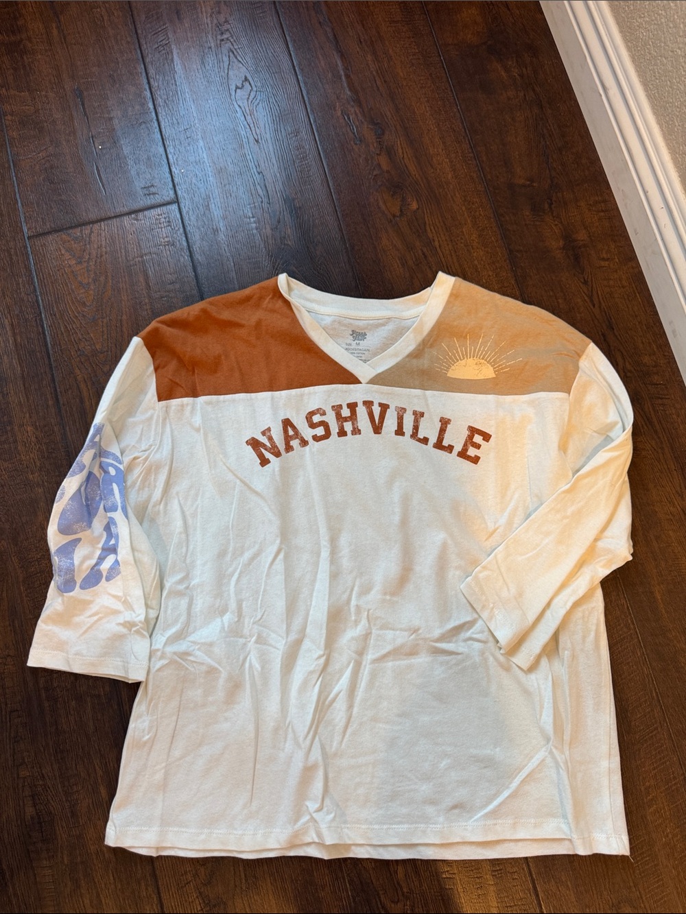 Nashville V‑Neck Graphic Tee — Cream & Rust